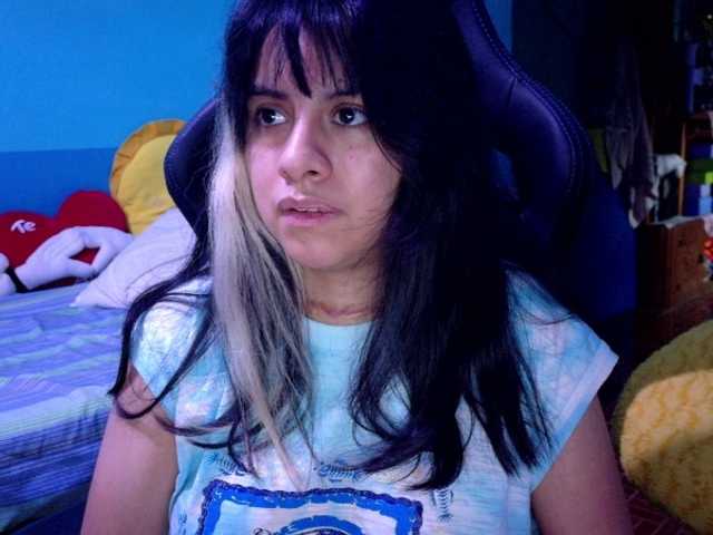 Hairy-Young live cam on BongaCams