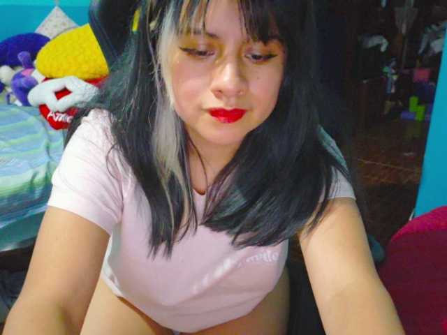 Hairy-Young live cam on BongaCams