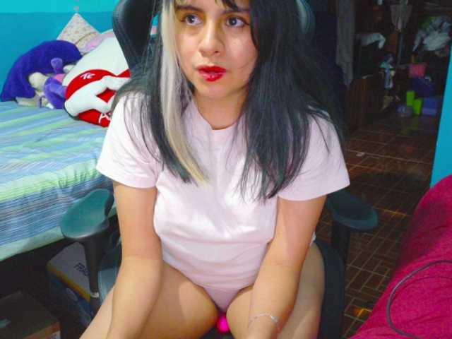 Hairy-Young live cam on BongaCams