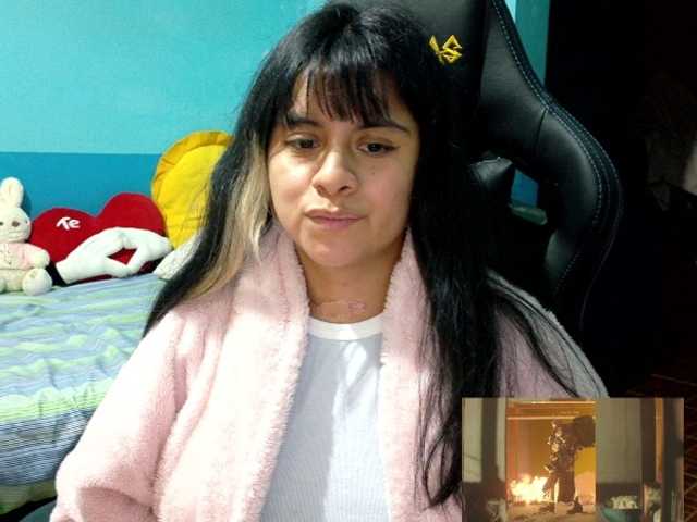 Hairy-Young live cam on BongaCams