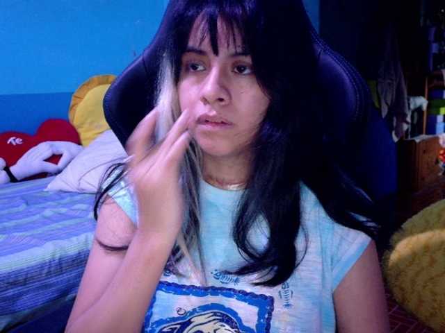 Hairy-Young live cam on BongaCams