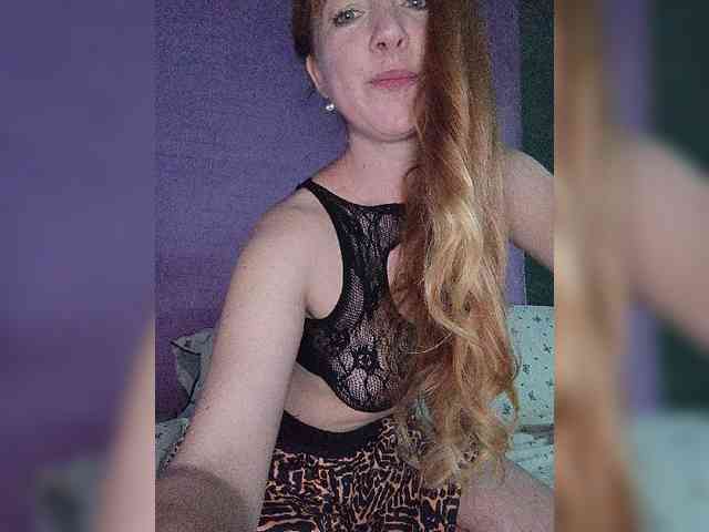Curlyhair65 webcam