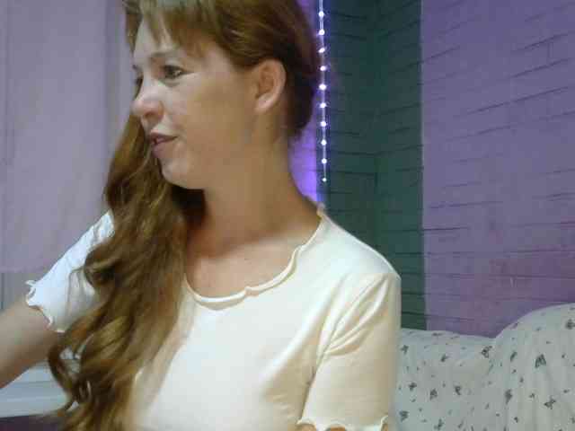 Curlyhair65 webcam