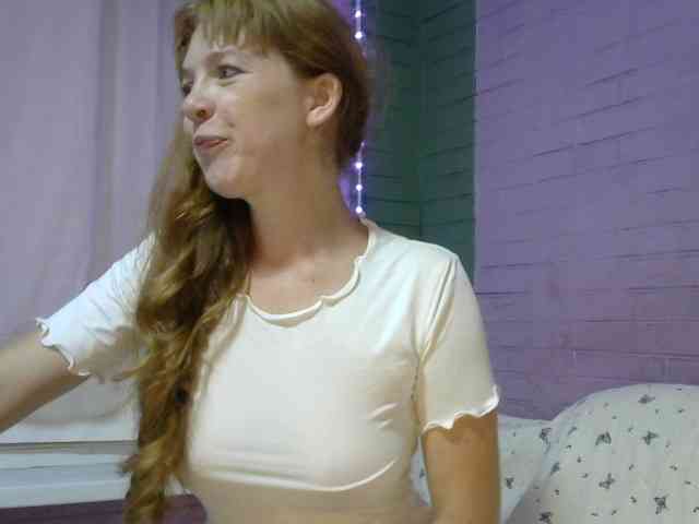Curlyhair65 webcam