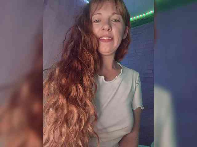 Curlyhair65 webcam