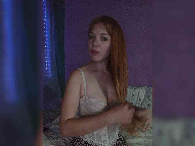 Curlyhair65 webcam
