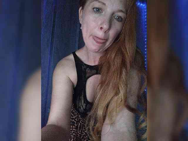 Curlyhair65 webcam