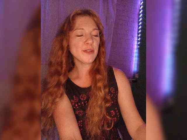 Curlyhair65 webcam