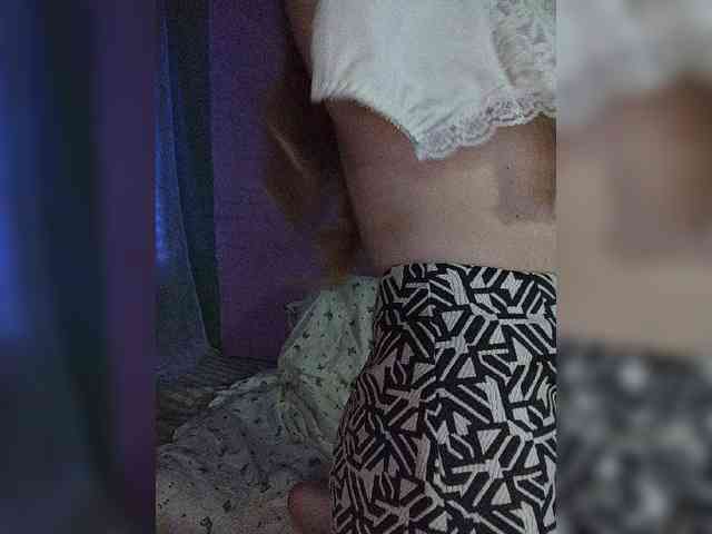 Curlyhair65 webcam