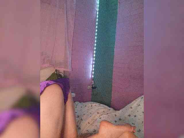 Curlyhair65 webcam