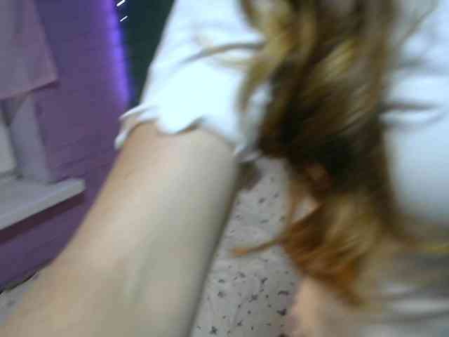Curlyhair65 webcam