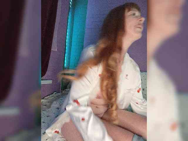 Curlyhair65 webcam