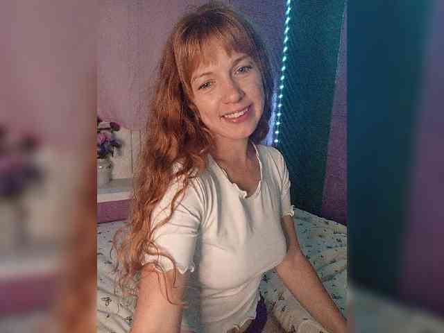 Curlyhair65 webcam