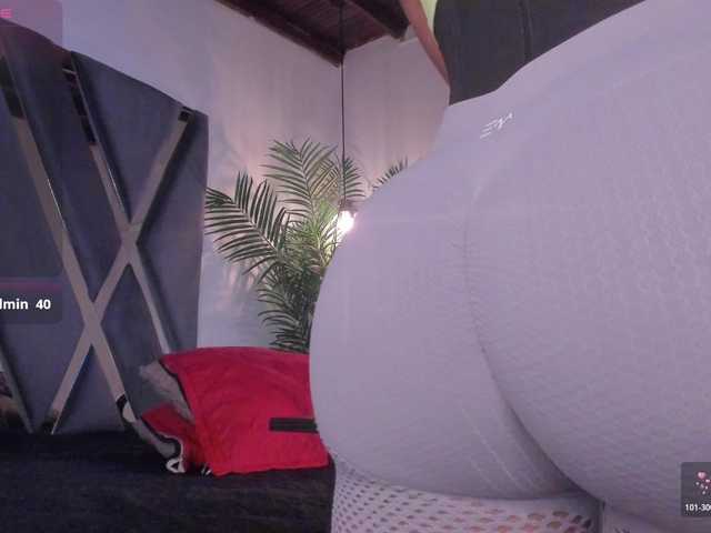 strong-girl live cam on BongaCams