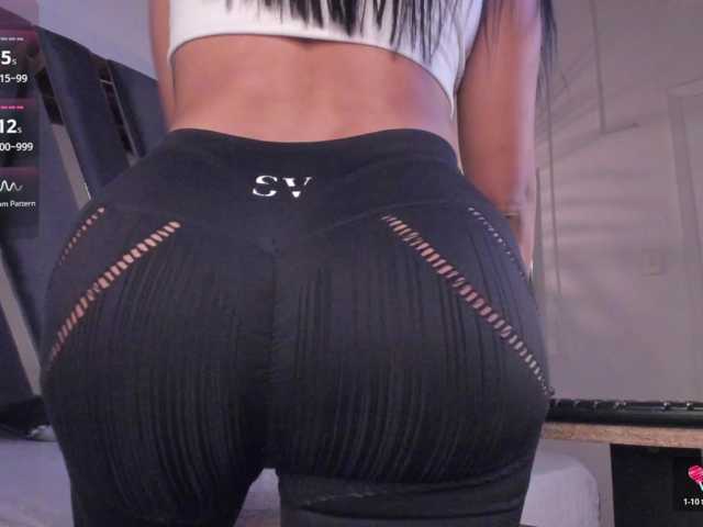 strong-girl live cam on BongaCams