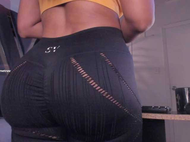strong-girl, live now on BongaCams