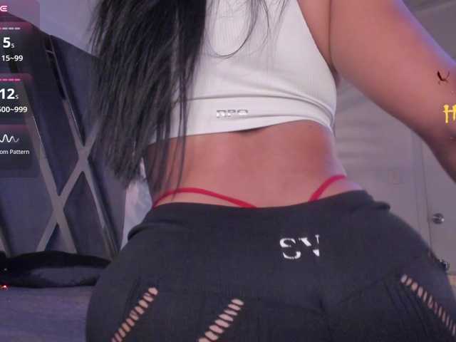 strong-girl live cam on BongaCams