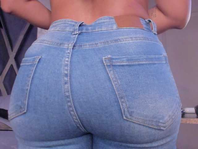strong-girl live webcam show