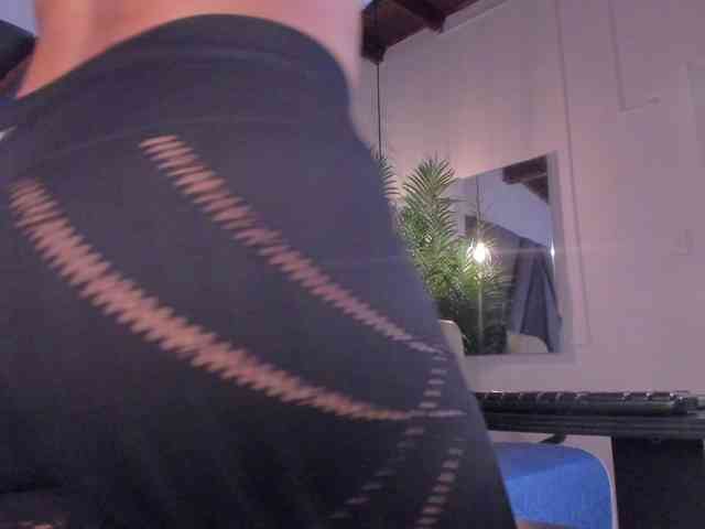 strong-girl webcam