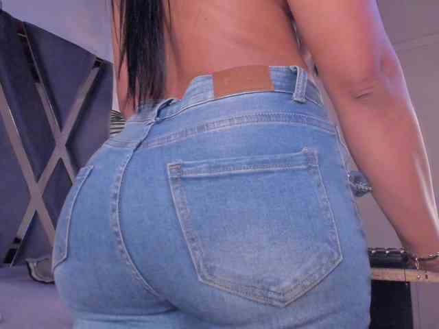 strong-girl webcam