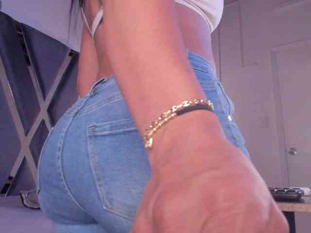strong-girl webcam