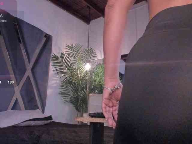 strong-girl webcam