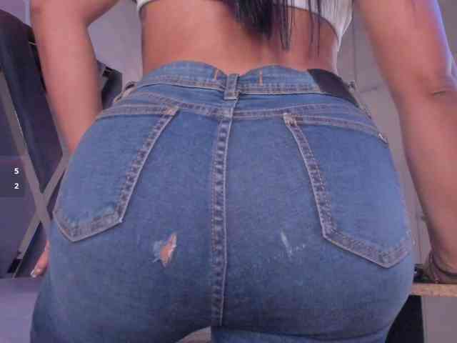 strong-girl webcam