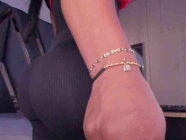 strong-girl webcam