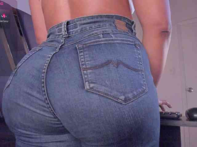 strong-girl Live Webcam on BongaCams