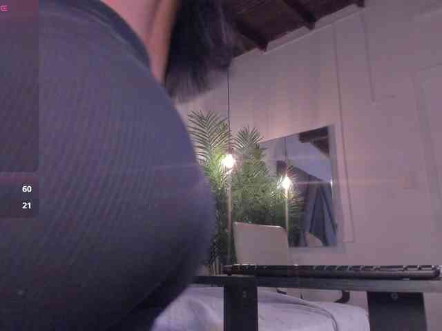 strong-girl webcam