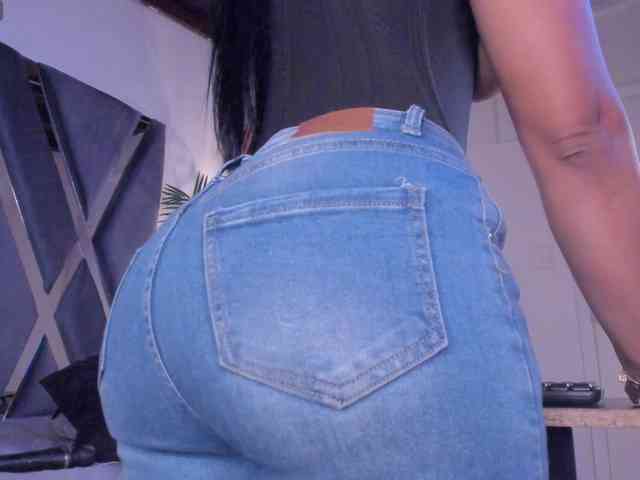 strong-girl webcam