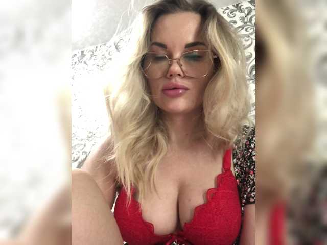 -ollia-, en directo ahora en BongaCams