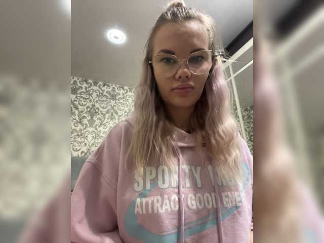 -ollia- live cam on BongaCams