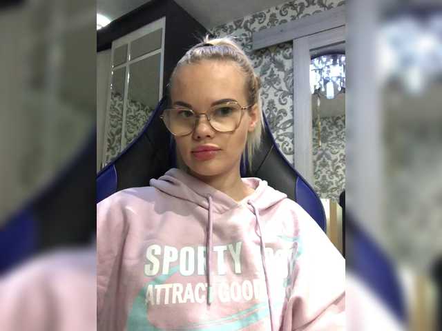 -ollia- live cam on BongaCams