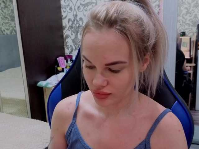 -ollia-'s BongaCams show and profile