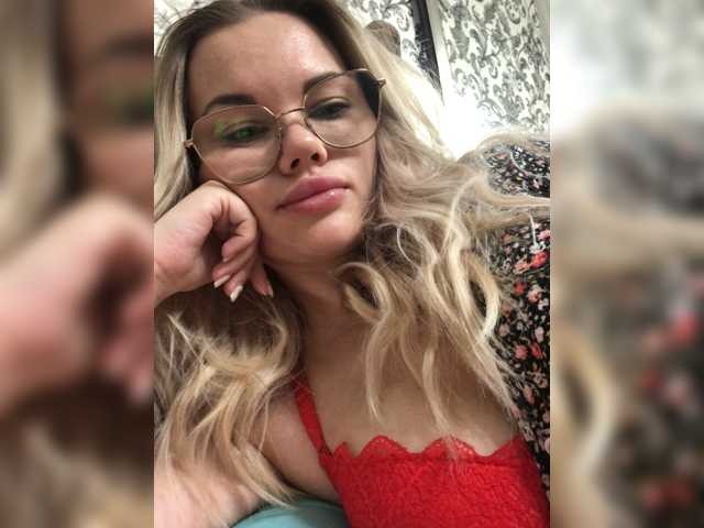 -ollia-, live now on BongaCams