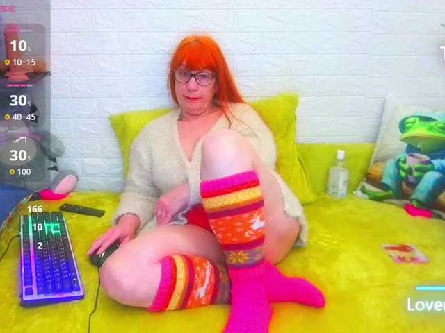 FoxyMature's BongaCams show and profile