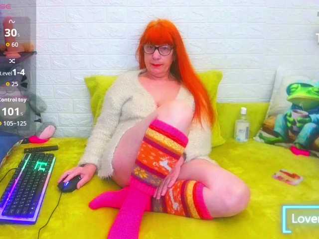 FoxyMature's BongaCams show and profile