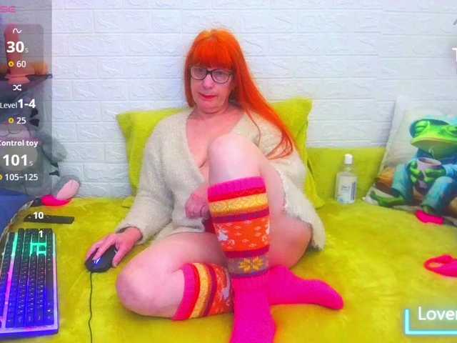 FoxyMature's BongaCams show and profile