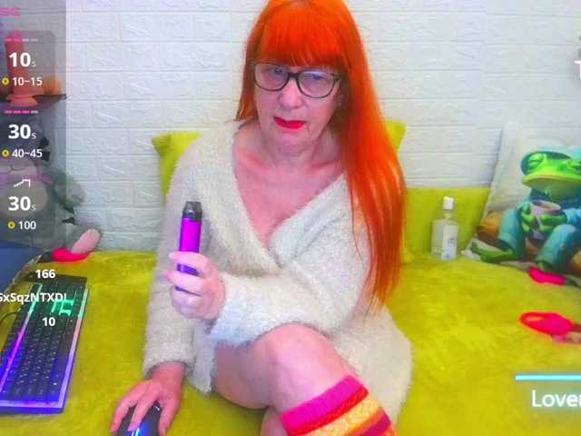 FoxyMature's BongaCams show and profile