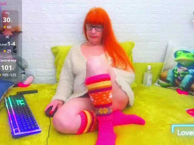 FoxyMature's BongaCams show and profile