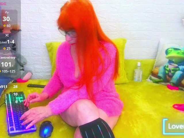 FoxyMature's BongaCams show and profile