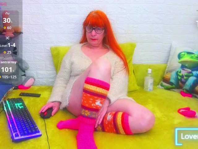 FoxyMature's BongaCams show and profile