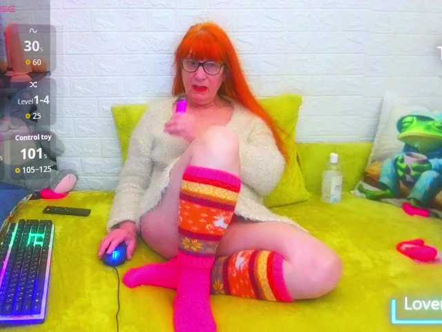 FoxyMature's BongaCams show and profile