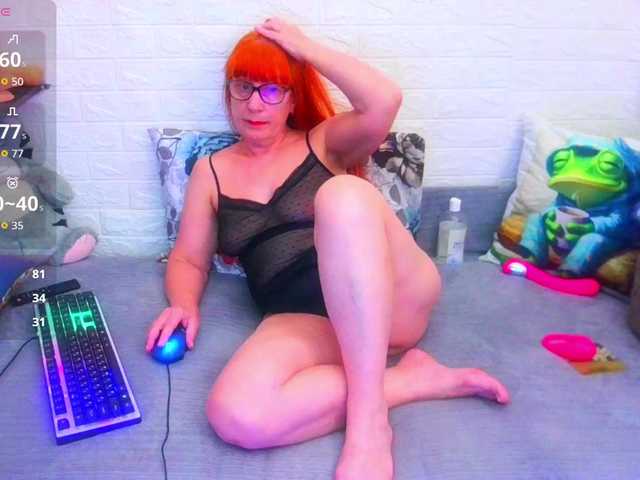 FoxyMature live cam on BongaCams