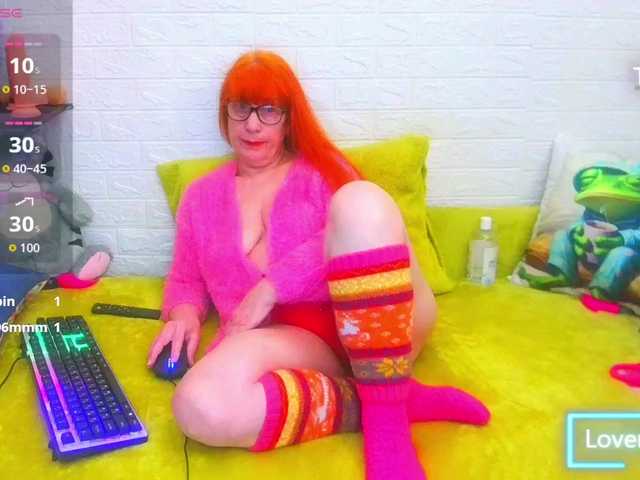 FoxyMature's BongaCams show and profile