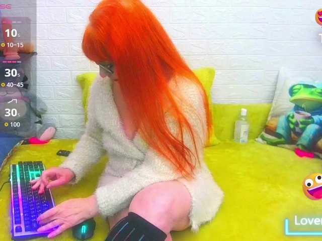 FoxyMature's BongaCams show and profile