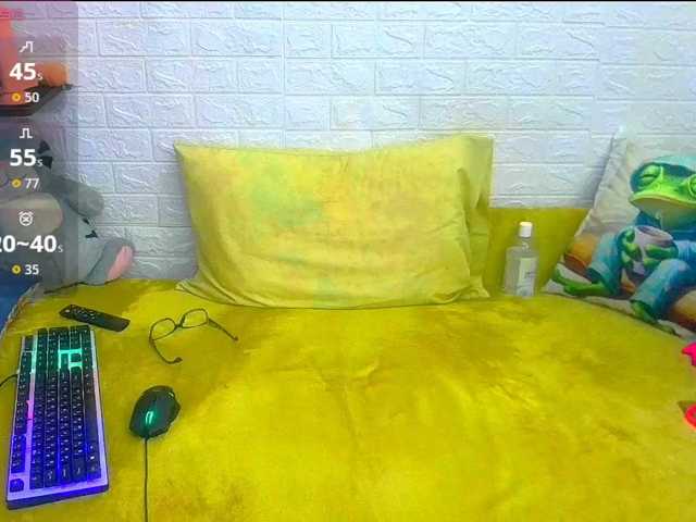 FoxyMature live cam preview