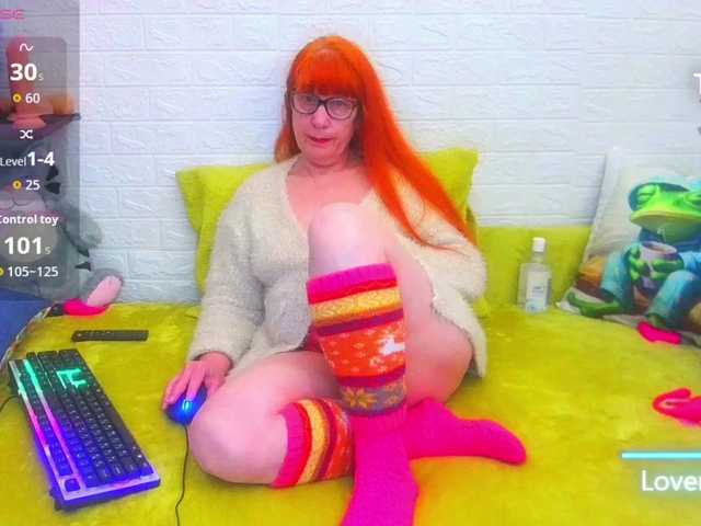 FoxyMature's BongaCams show and profile