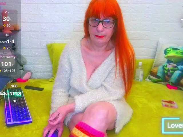 FoxyMature's BongaCams show and profile